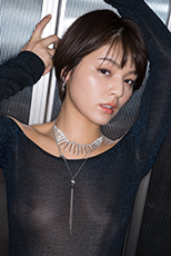 秋本翼